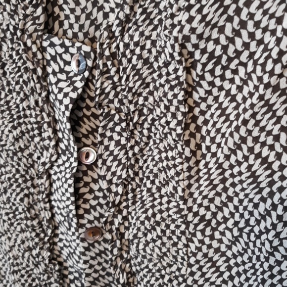 Jones New York Brown Silk Blouse, size 6 - Picture 5 of 6